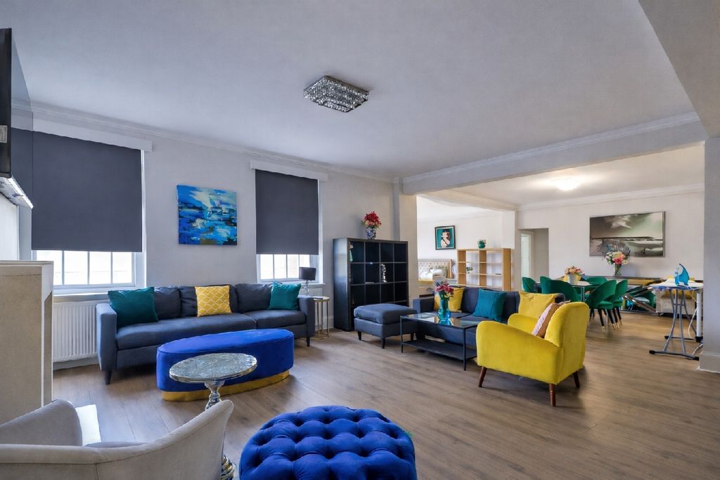 Property photo 3 of 17 Photo 2