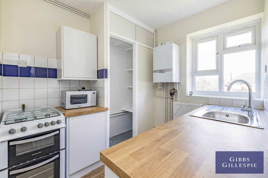 Property photo 3 of 10 Photo