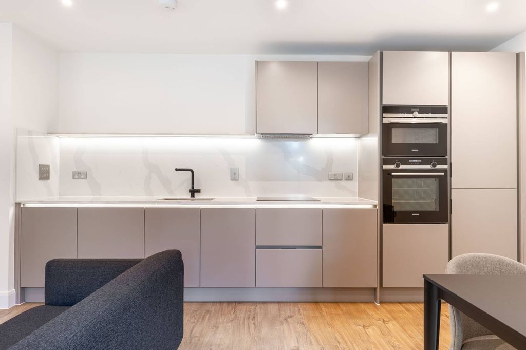 Property photo 3 of 30