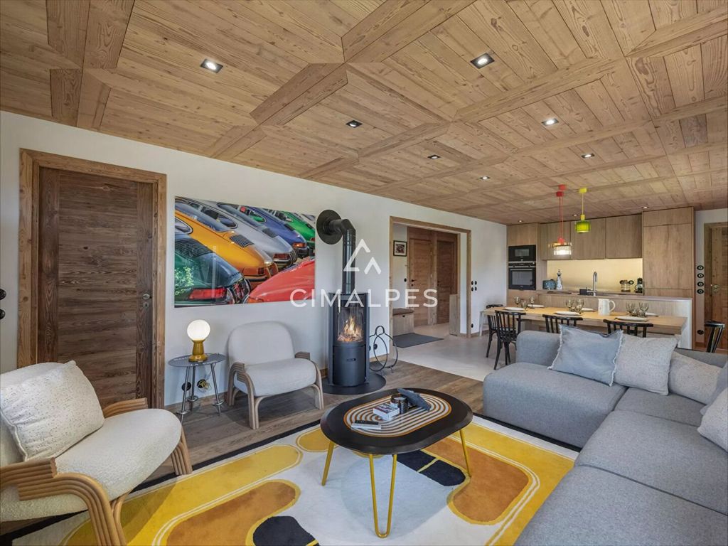 Property photo 1 of 10 Superb Renovated Apartment Of 90.98 Sqm - 3 Bedrooms