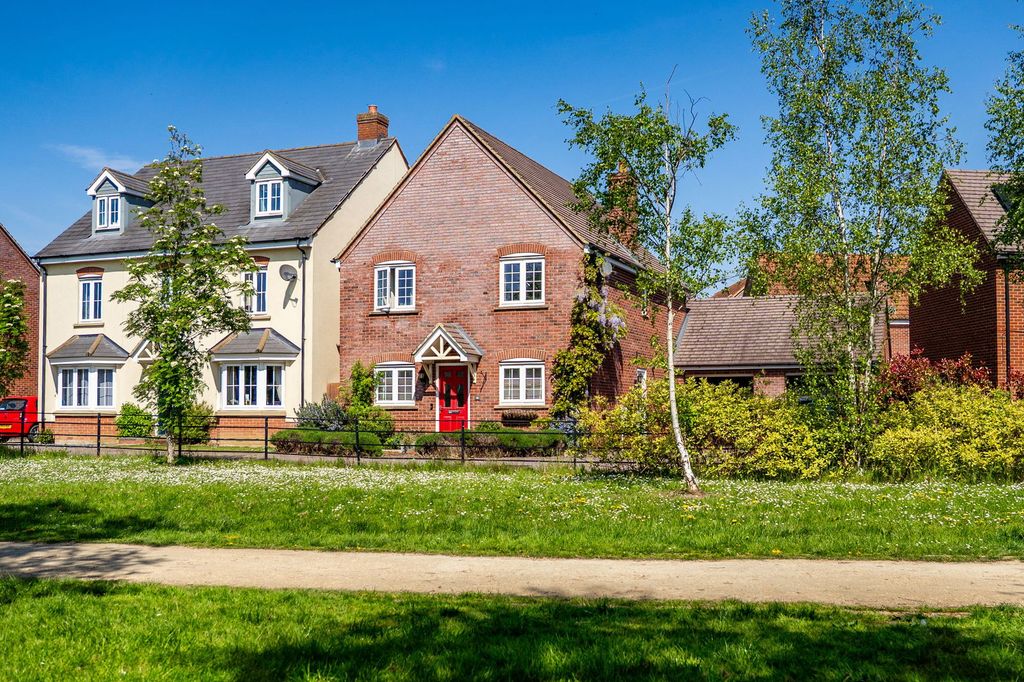 Property photo 1 of 36