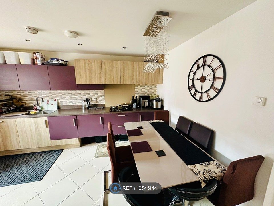 Property photo 2 of 18 Kitchen/Dining