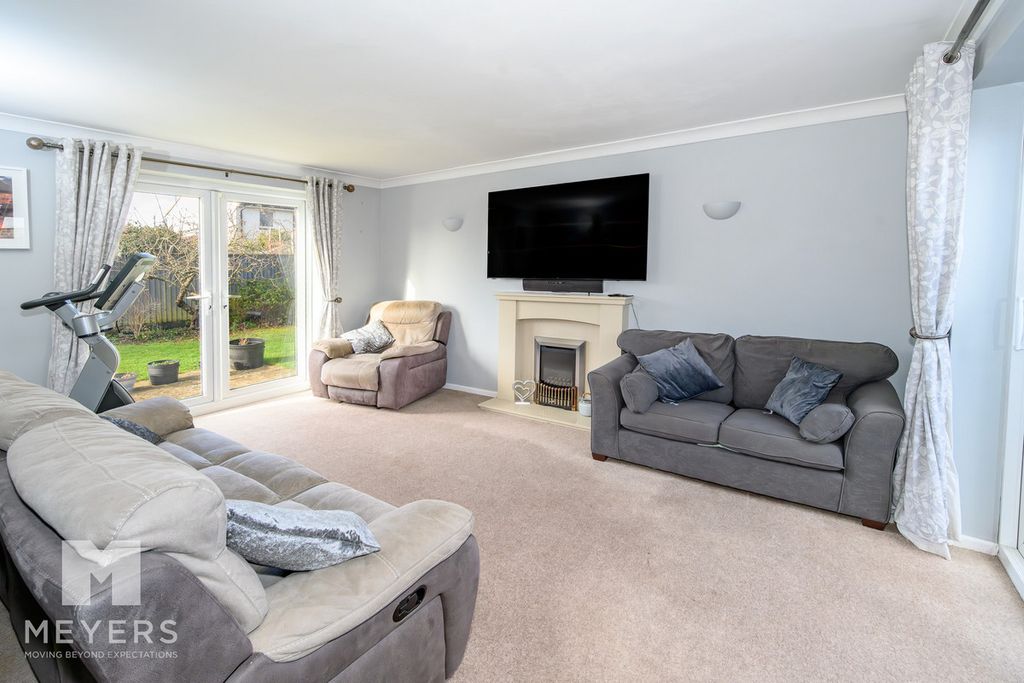 Property photo 3 of 24