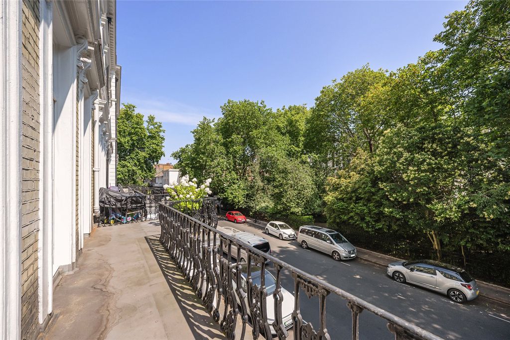 Property photo 2 of 16 Balcony