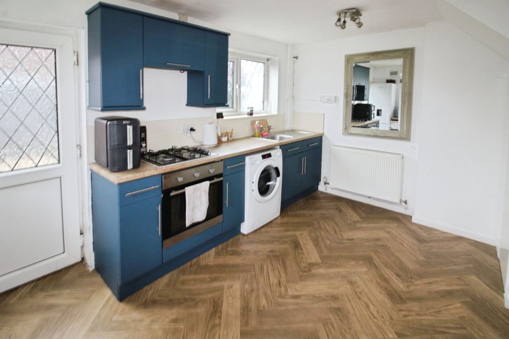 Property photo 2 of 22 Kitchen.Jpg