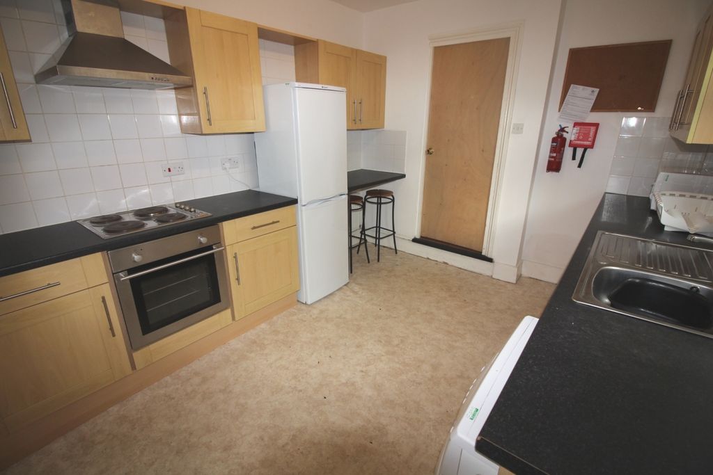 Property photo 2 of 8