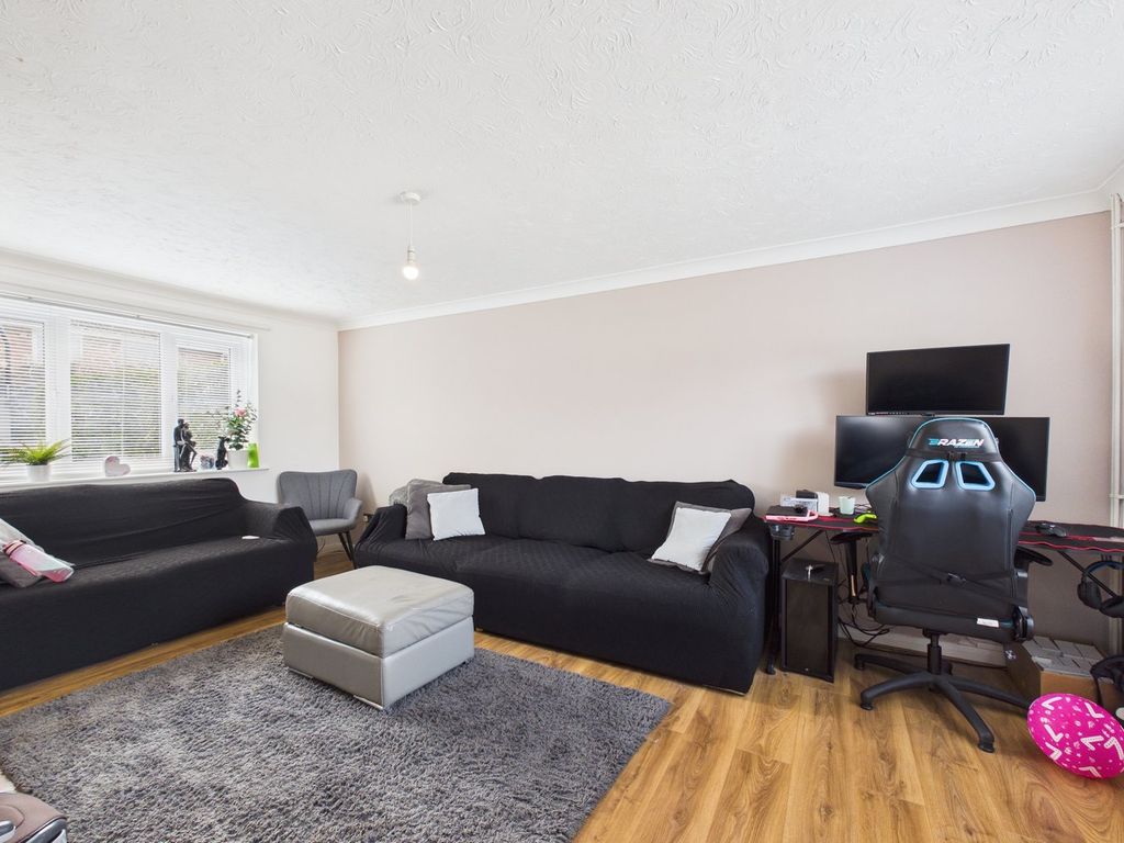 Property photo 3 of 11