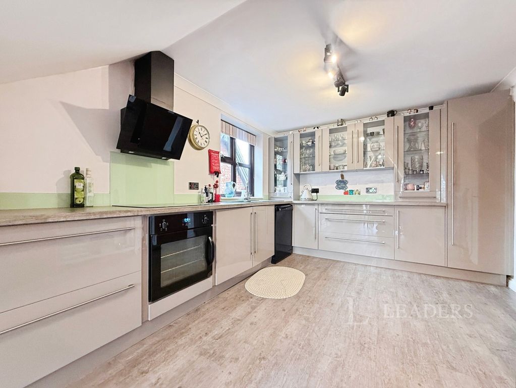Property photo 3 of 19 Pbox-Img.Jpg