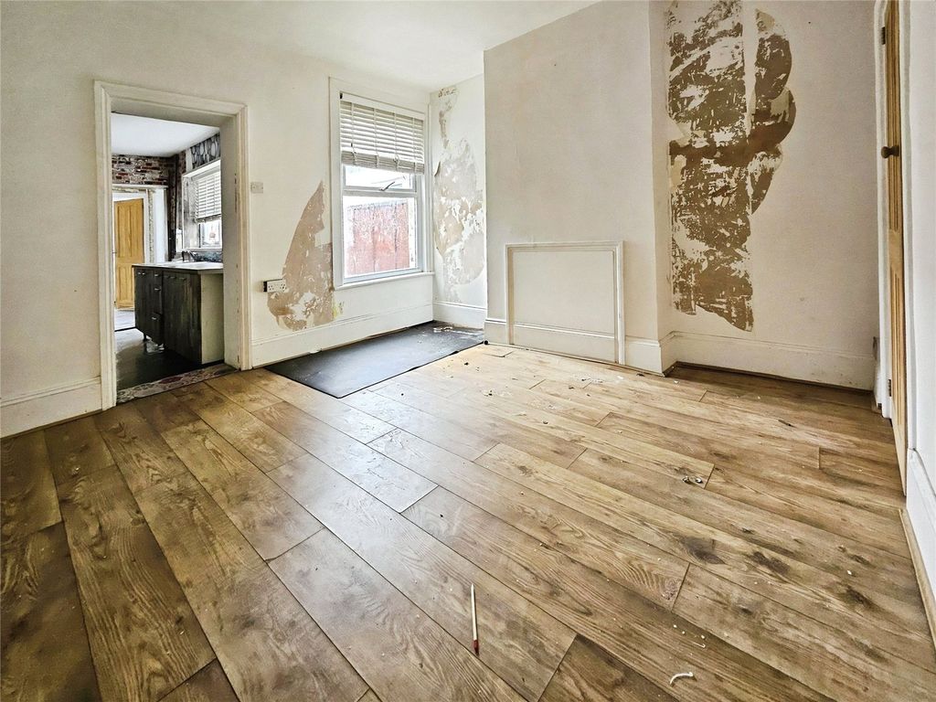 Property photo 3 of 9 Picture No. 13