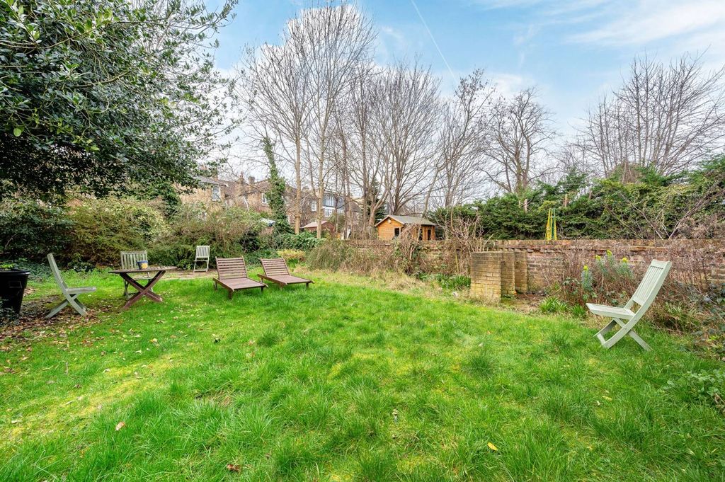 Property photo 3 of 17