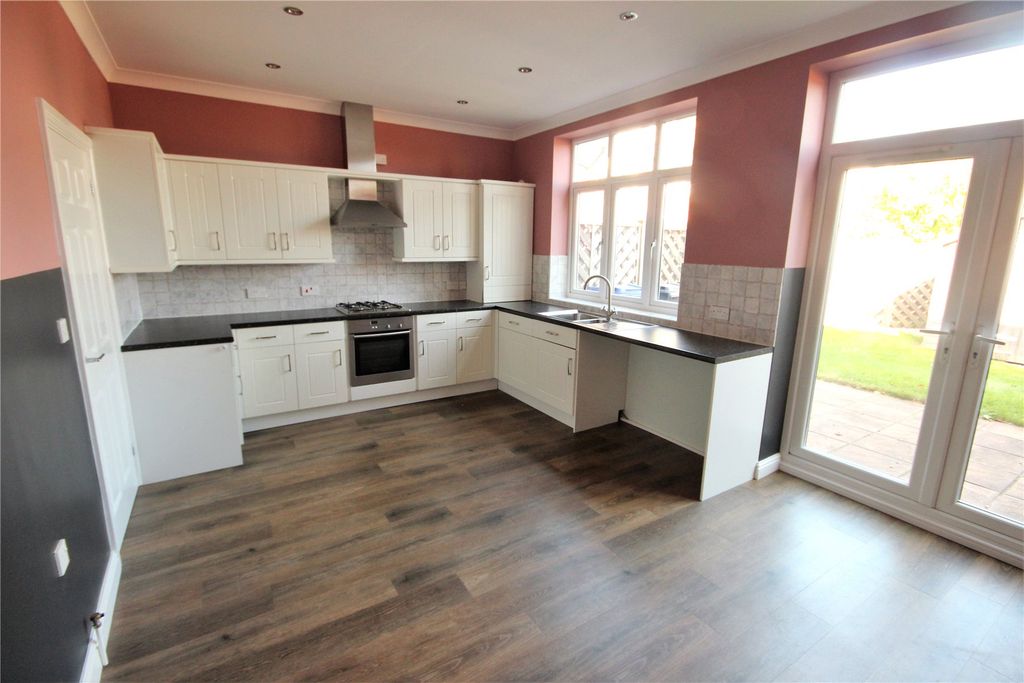 Property photo 2 of 10 Picture No. 09