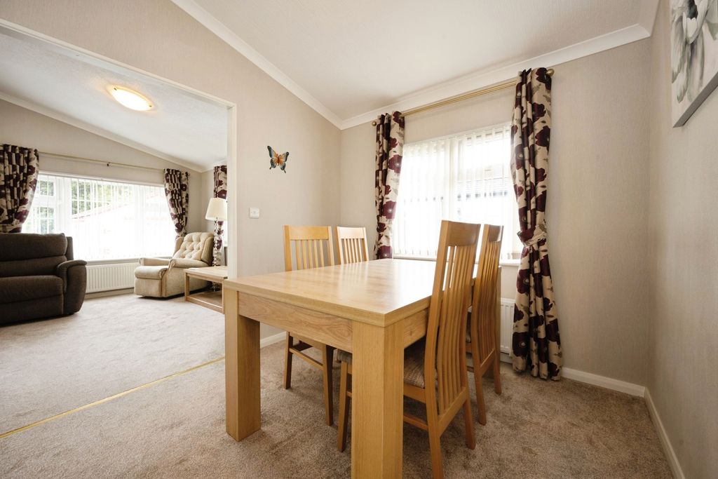 Property photo 3 of 22 Pbox-Img.Jpg