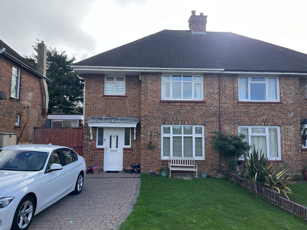 Property photo 1 of 2 Front (Exterior)