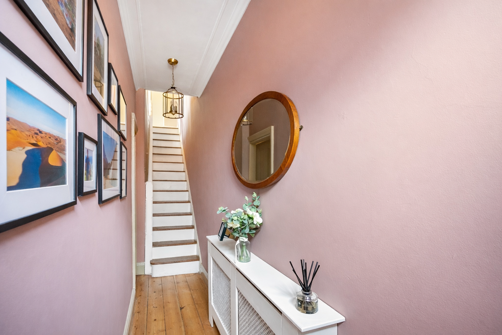 Property photo 2 of 17 Hallway