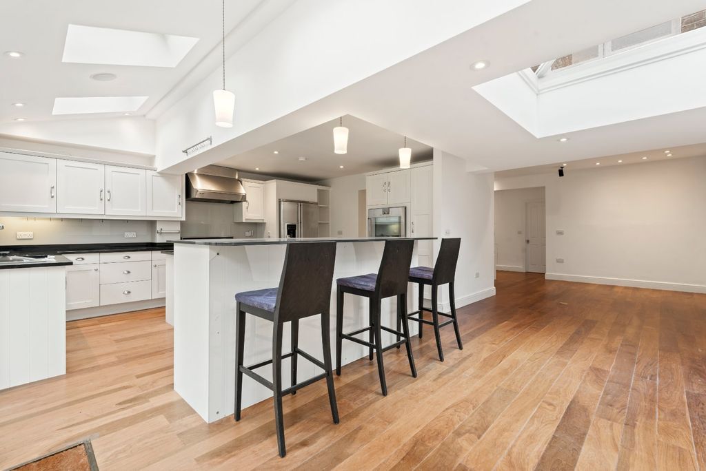 Property photo 3 of 22