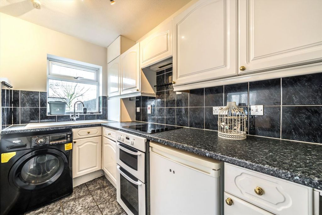 Property photo 3 of 5