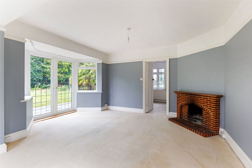 Property photo 2 of 17 Sitting Room