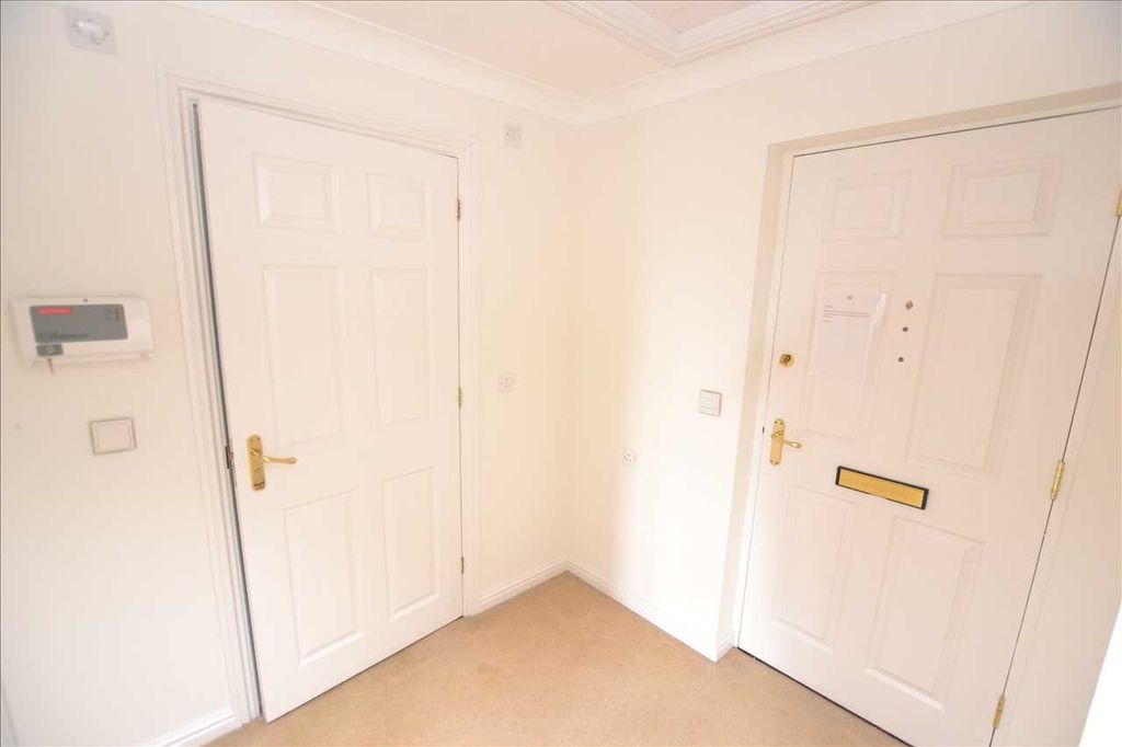 Property photo 3 of 12 Spacious Hallway