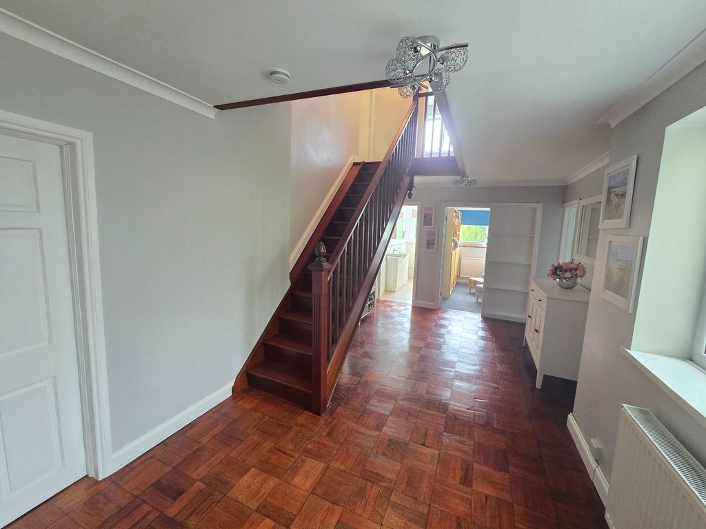 Property photo 3 of 25