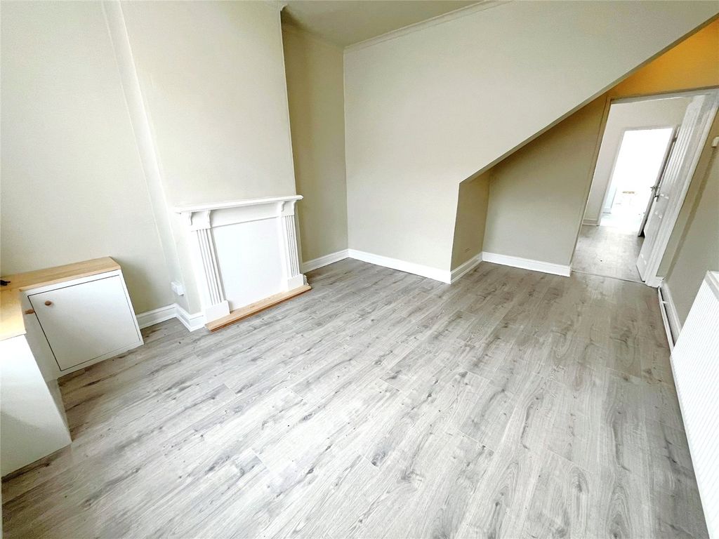 Property photo 2 of 14 Picture No. 12