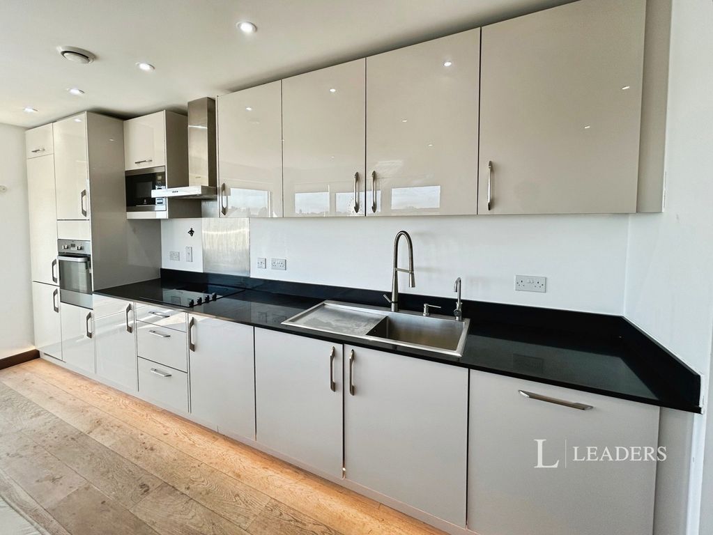 Property photo 3 of 13 Kitchen