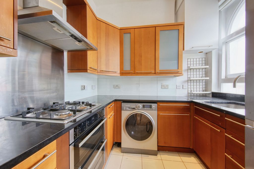 Property photo 3 of 10 Photo 7