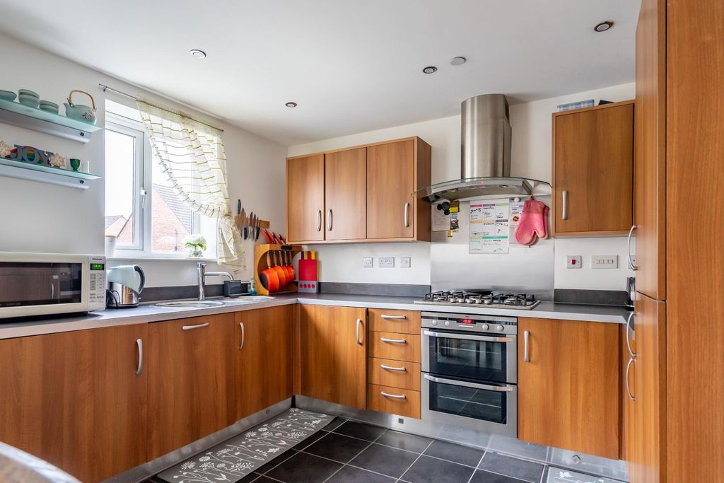Property photo 3 of 18 Principle Rise (15 Of 31).Jpg