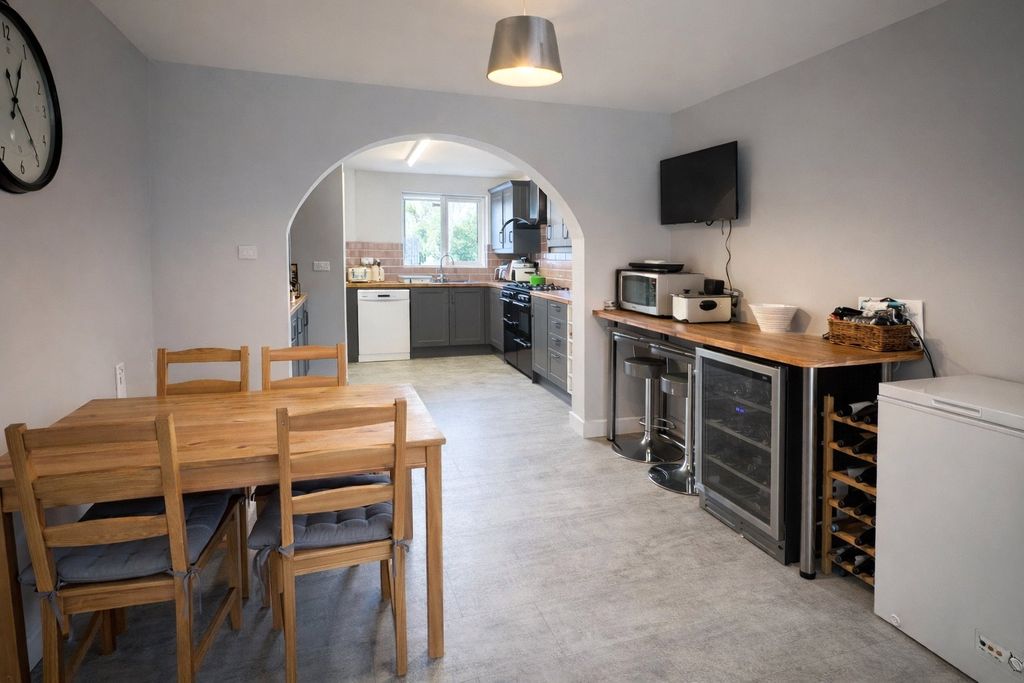 Property photo 3 of 12 Picture No. 05