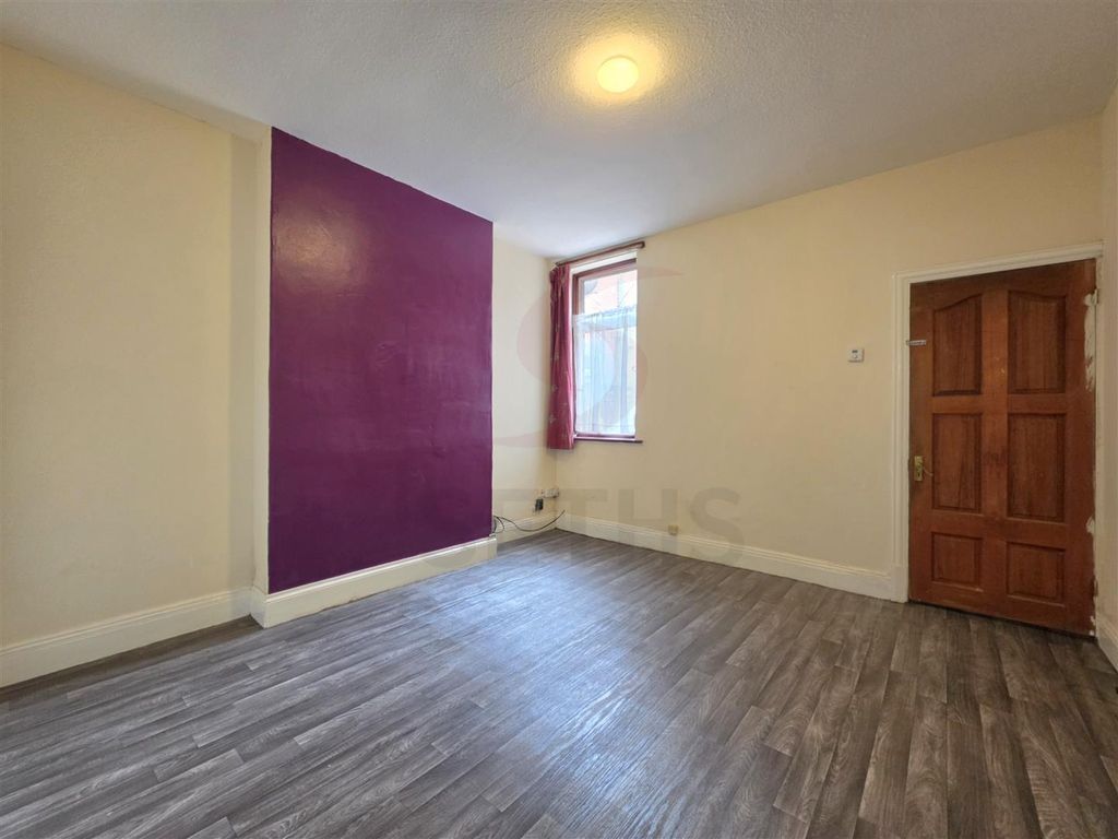 Property photo 3 of 12 Dining Room