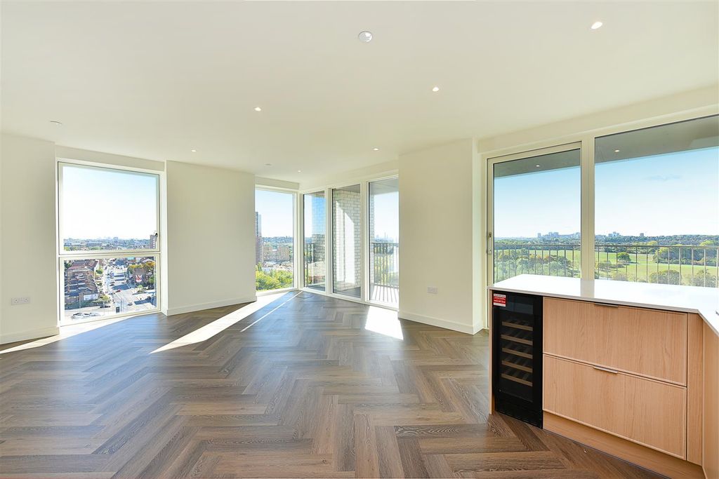 Property photo 1 of 10 65 Lindley House (10).Jpg