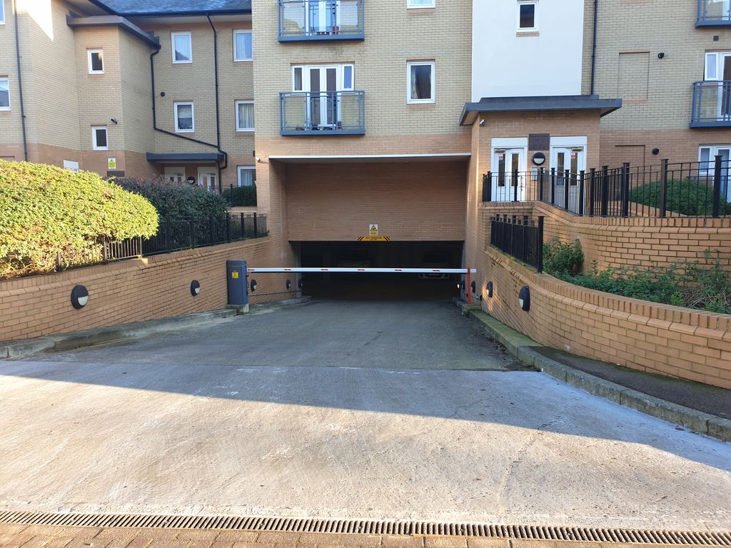 Property photo 2 of 8 Underground Parking