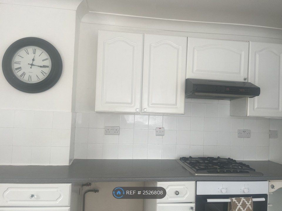 Property photo 1 of 11 Kitchen