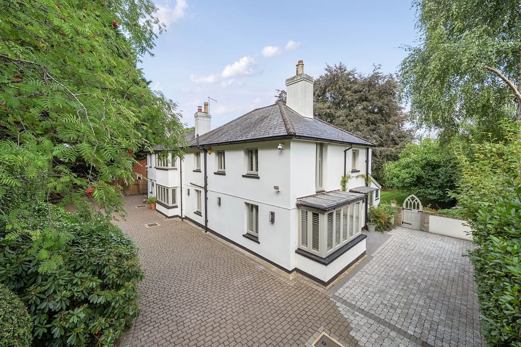 Property photo 1 of 26 Station Road