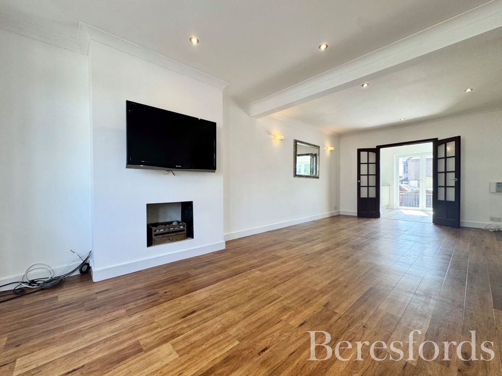 Property photo 3 of 25 Picture No. 46