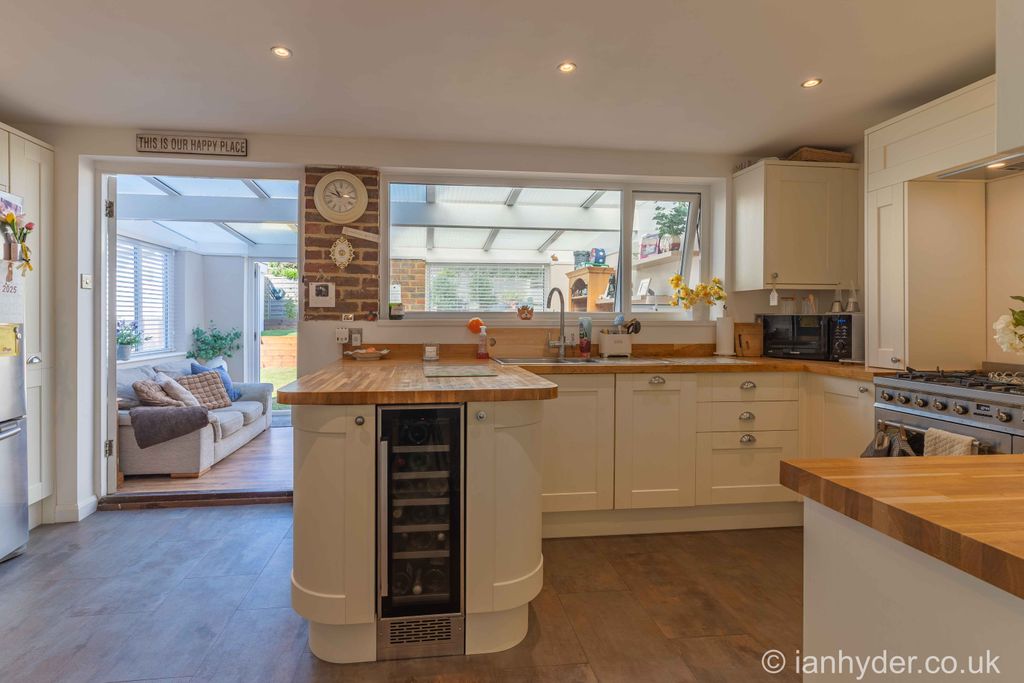 Additional image 6 of 3 bed detached house for saleCairo Avenue, Peacehaven, East Sussex BN10