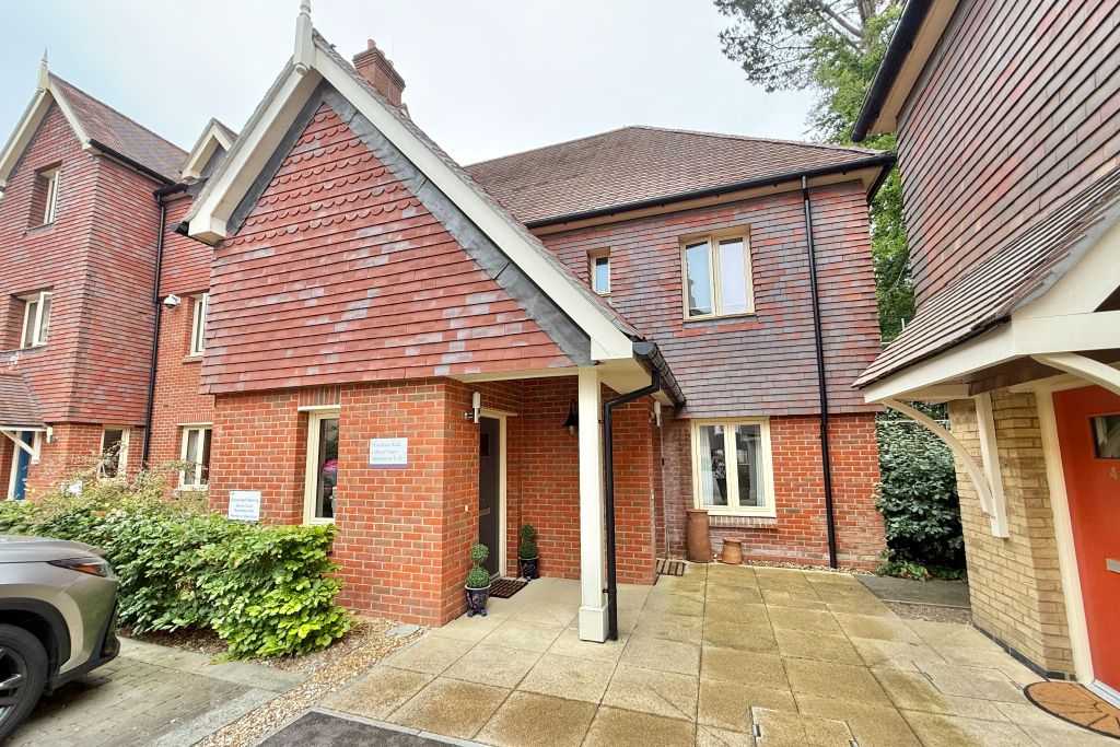 Property photo 1 of 15 Front