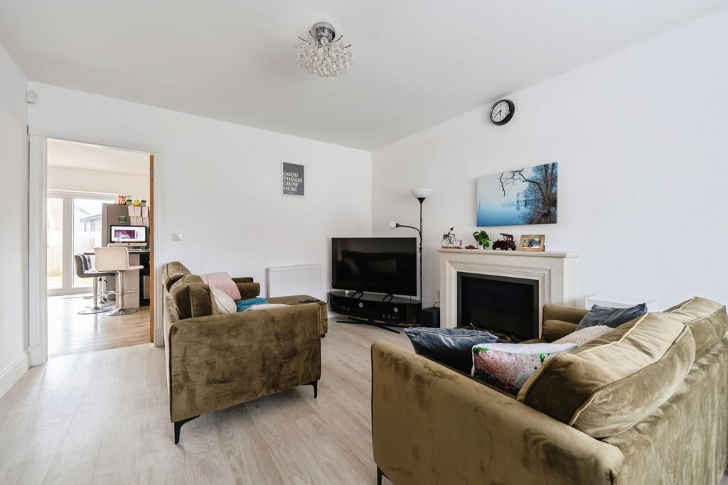 Property photo 2 of 15
