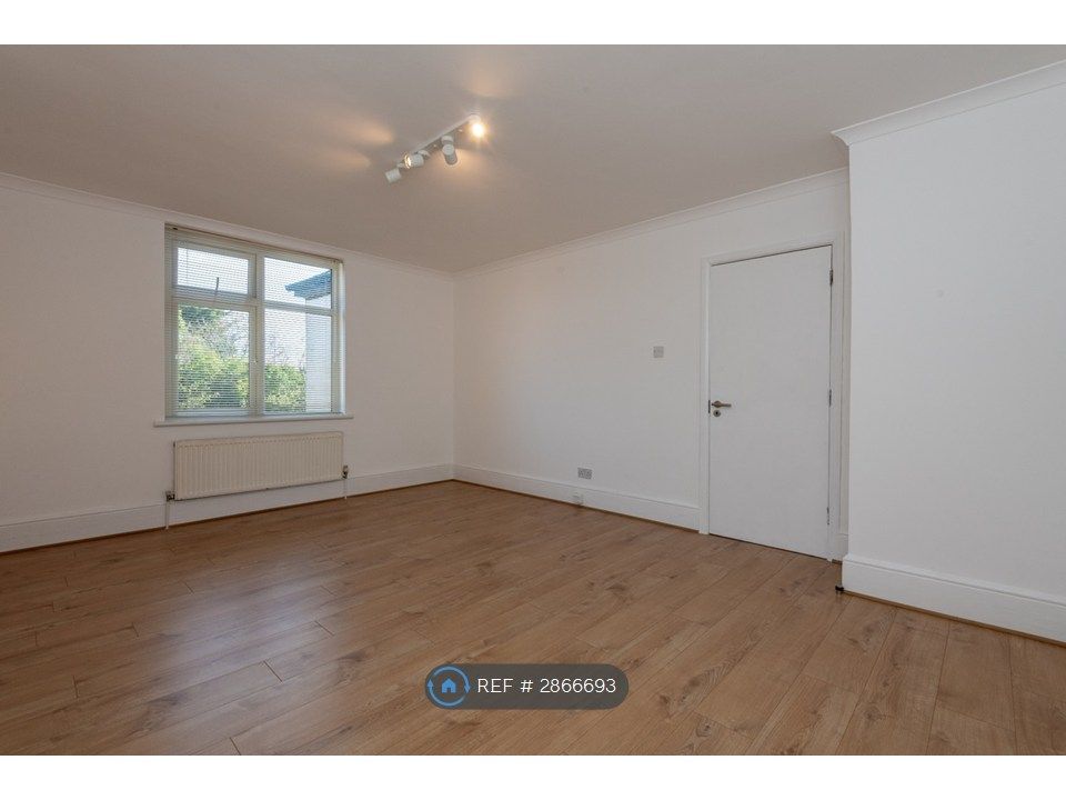 Property photo 3 of 16 Living Room