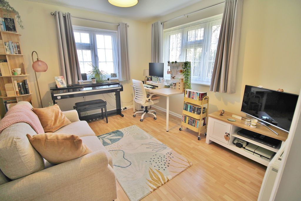 Property photo 2 of 12