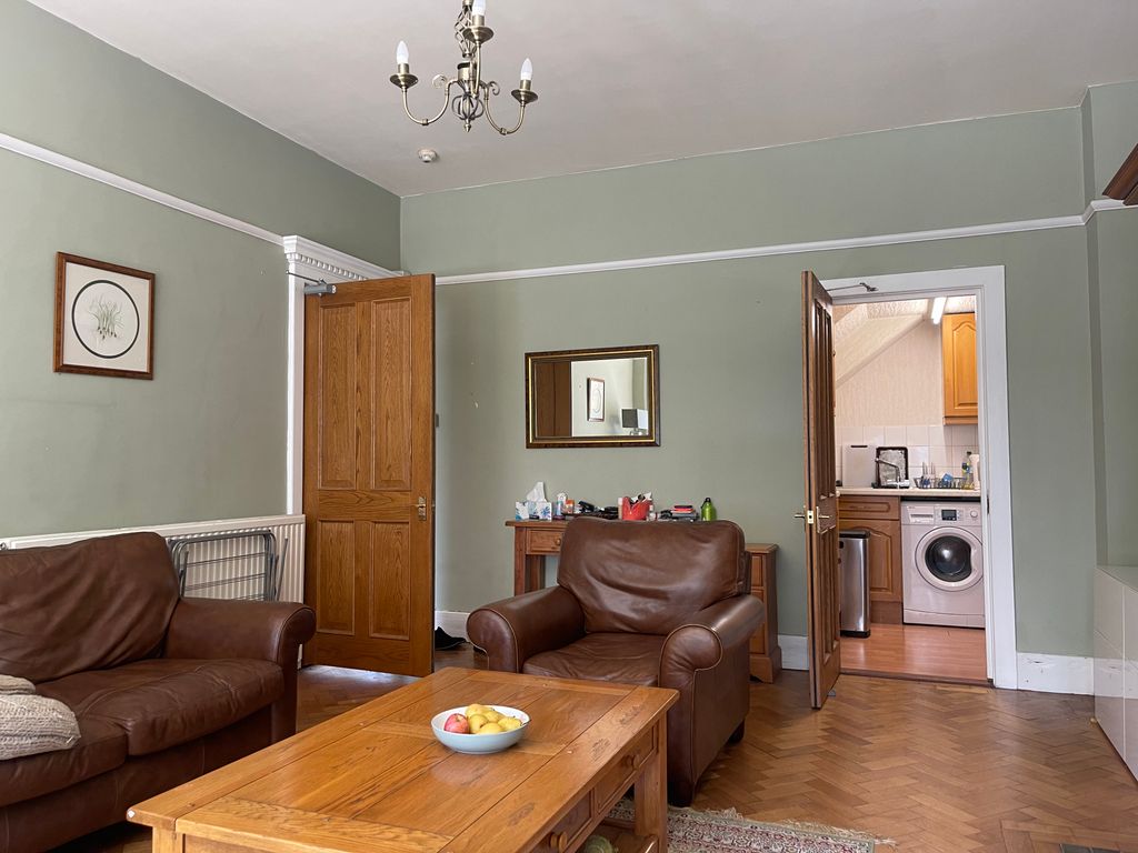 Property photo 3 of 6