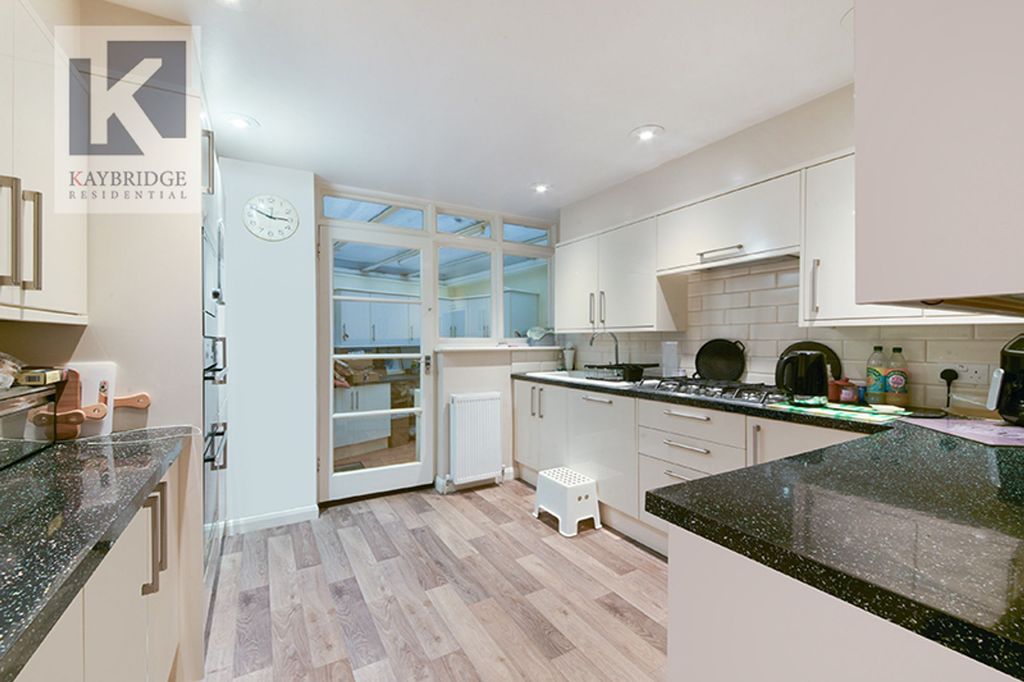 Property photo 3 of 17 Salisbury Road, Worcester Park