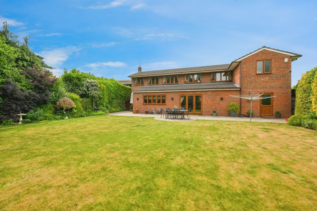 Property photo 3 of 17
