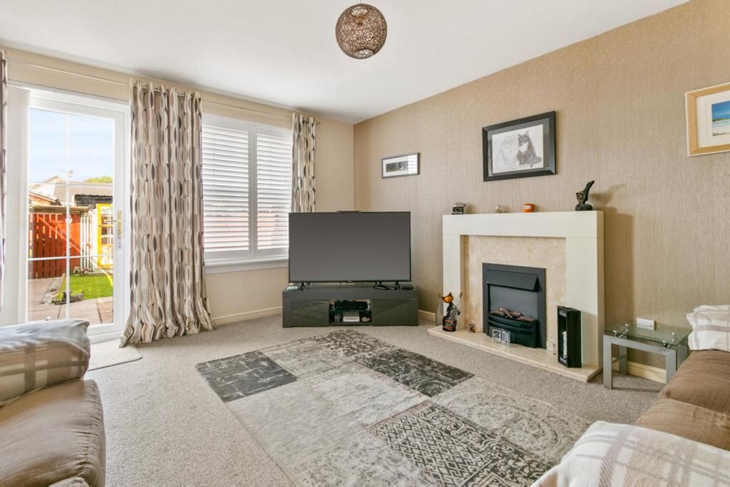 Property photo 2 of 26