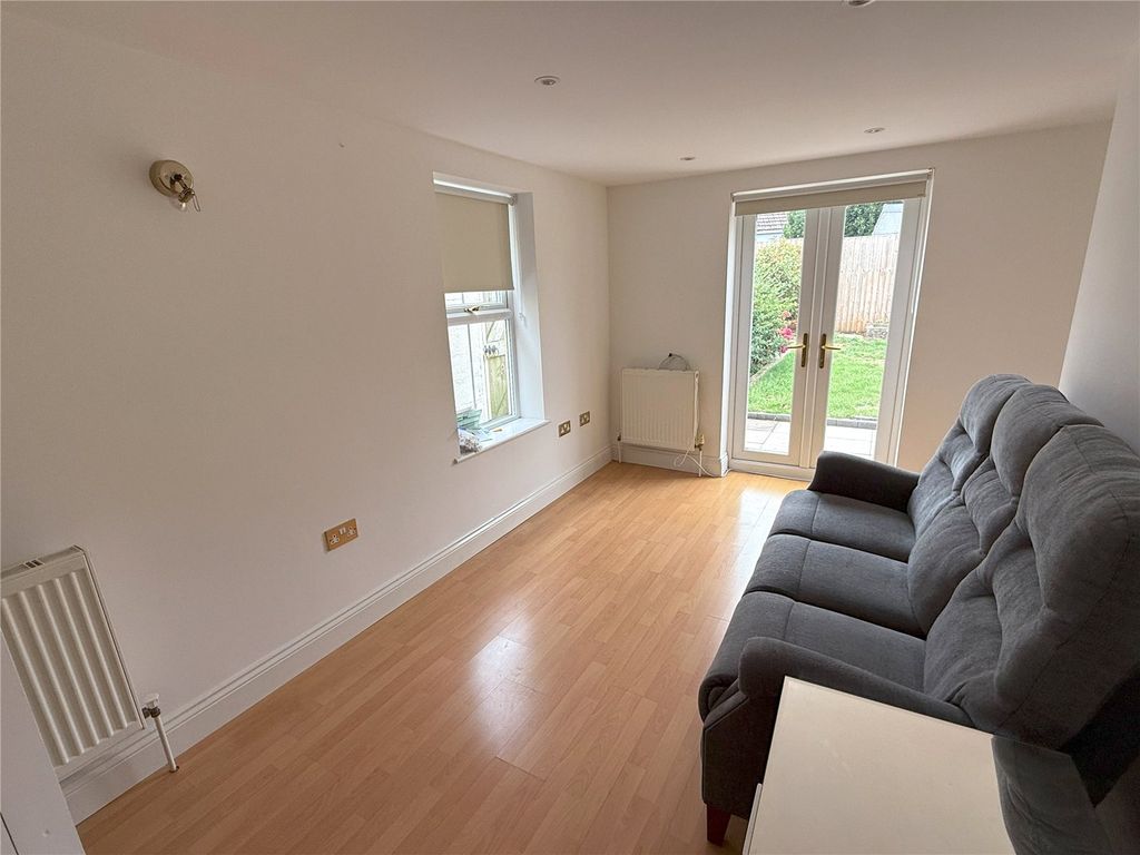 Property photo 2 of 17 Picture No. 02