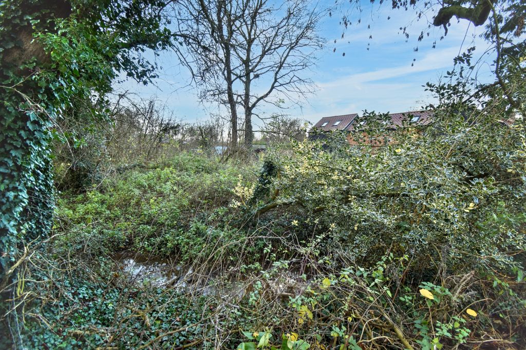 Property photo 2 of 11