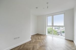 Property photo 1 of 6 4