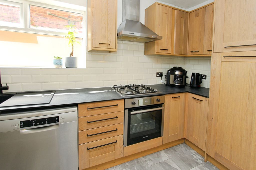 Property photo 3 of 23