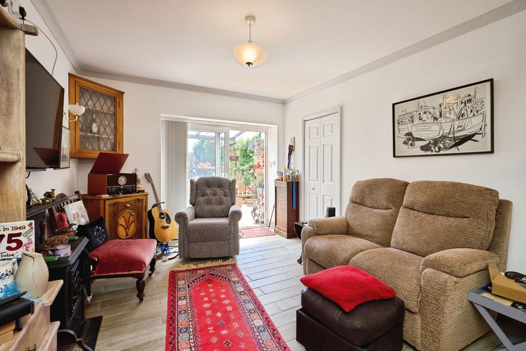 Property photo 3 of 16 Photo