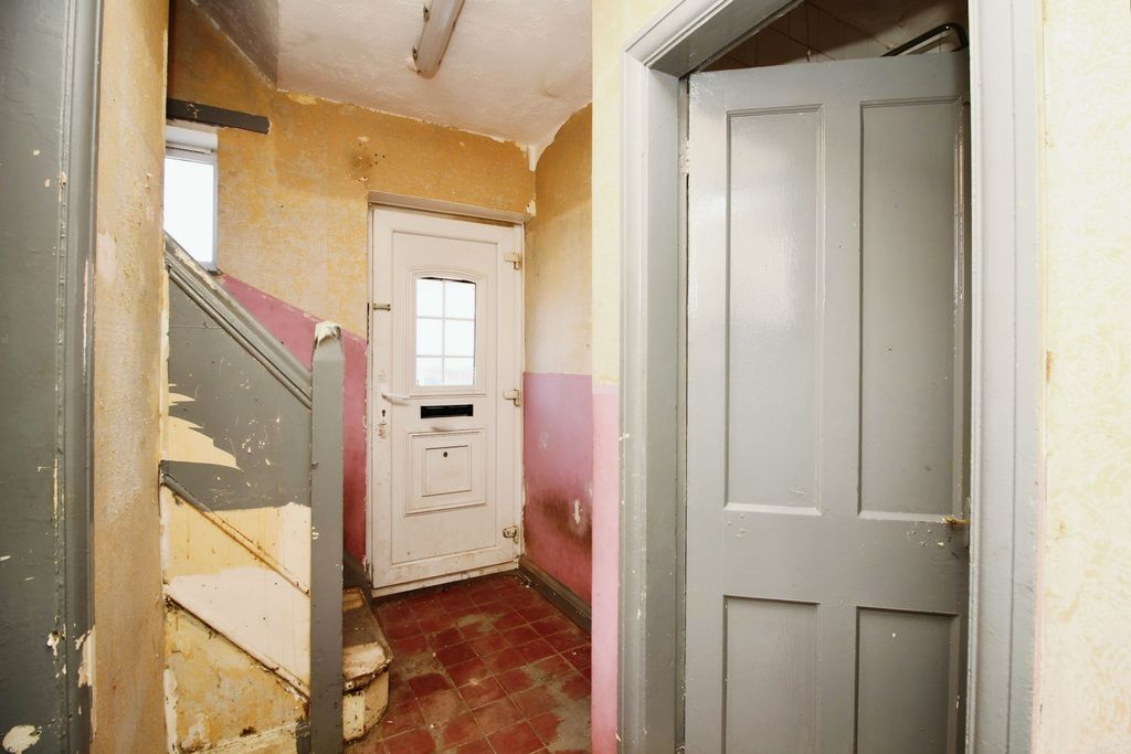 Property photo 2 of 11