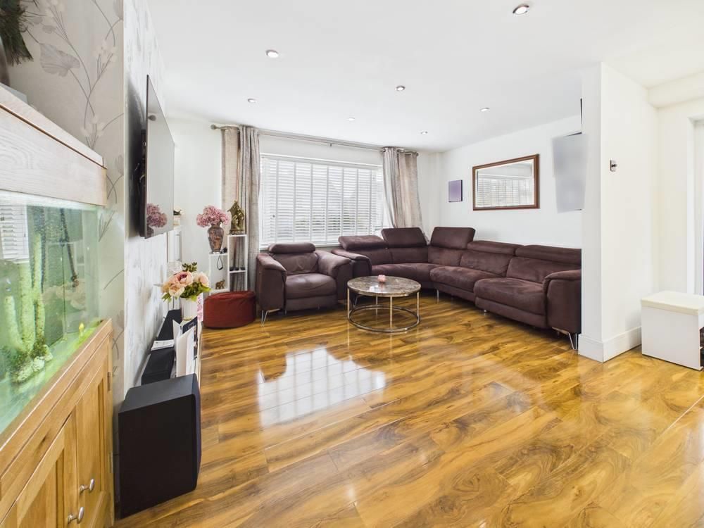 Property photo 3 of 14 Cam05510G0-Pr0247-Still006-Thumbnail-H750-70.Jpg